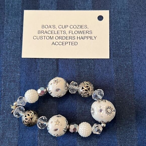 NWT Angelas Designs handmade White silver clear beaded stretch bracelet - Picture 4 of 10
